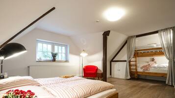 2 bedrooms, bed sheets