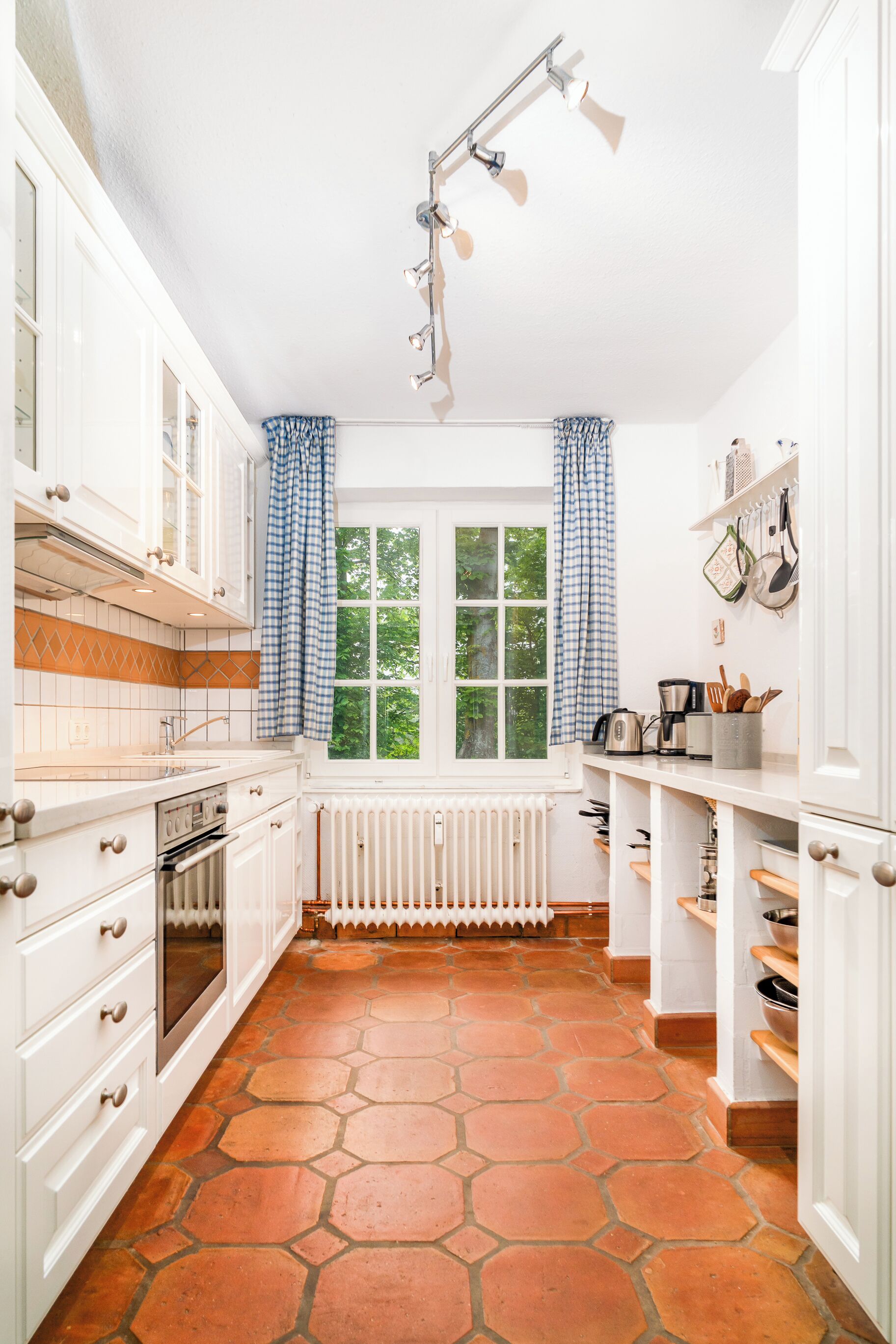 Kühlschrank, Ofen, Herdplatte, Geschirrspüler