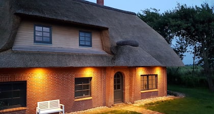 Reetdachhaus "Min leev Katen" in Poppenbüll-Neukrug für 8 Personen