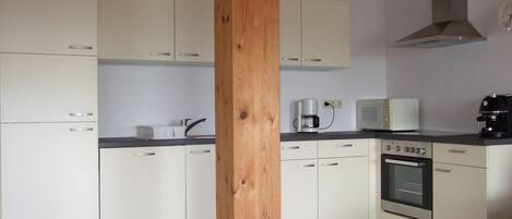 Réfrigérateur, four, plaque de cuisson, lave-vaisselle