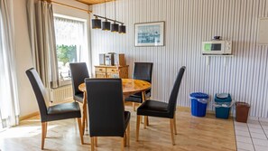 Dining - Ferienwohnung auf dem Ferienhof Nickelswarft 2 in Poppenbüll für 2-6 Personen (Poppenbüll)