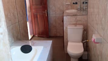 Dusche, HandtĂŒcher, Seife, Toilettenpapier