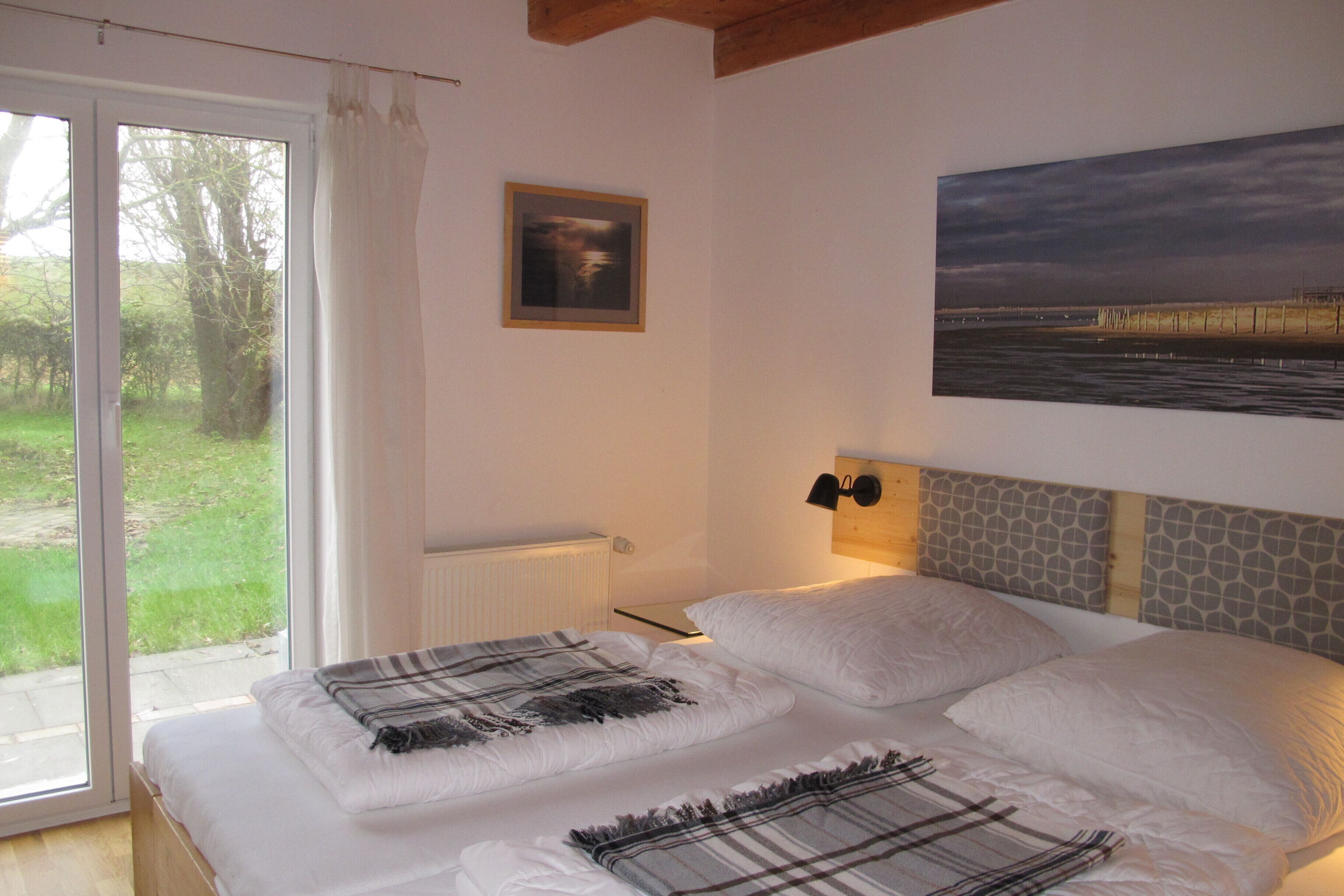 4 bedrooms, travel crib, free WiFi