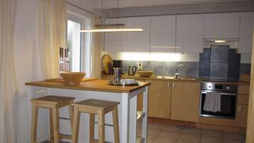 Kühlschrank, Ofen, Herdplatte, Geschirrspüler