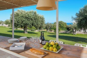 Outdoor dining - Casa Carol (Marrone) near Modica (Scicli)