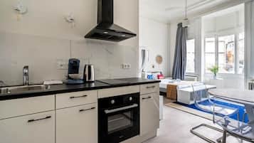 Standard Studio | Living area | Flat-screen TV