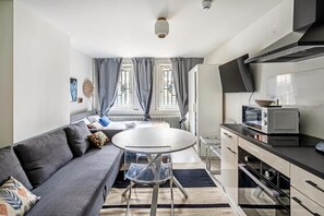 Standard Studio | Living area | Flat-screen TV - Smartflats - The City (Antwerp)