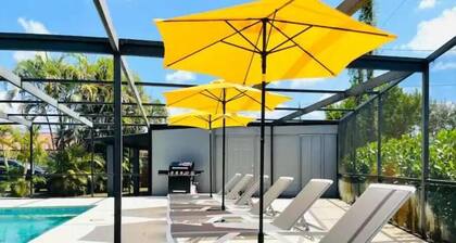 The Artisan •Sleeps 20•Pool•near 5th Ave & Beaches