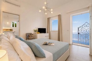 3 bedrooms, iron/ironing board, WiFi, bed sheets - Casa La Porta - Large, modern property in Positano (Positano)