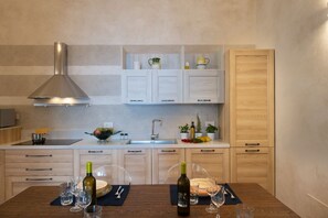 Frigorifero, microonde, forno, lavastoviglie