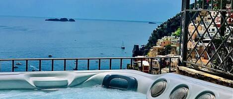 مغطس سبا خارجي