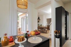 Dining - Villa Rossana, with pool near the sea (Plemmirio)