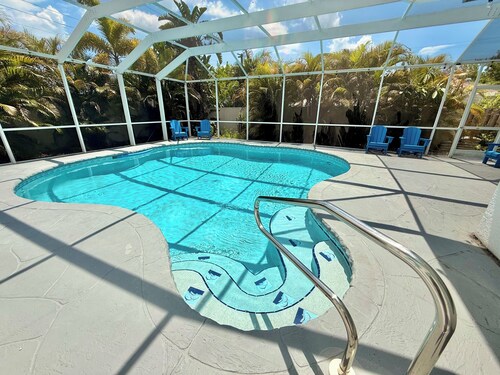 The Hampton • Private Pool • 5 Min to 5th Ave • 10 Min to Beach • Sleeps 16