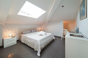 3 Schlafzimmer, Schreibtisch, Bügeleisen/Bügelbrett, WLAN