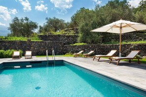 A heated pool - Villa Ravenna - Country house with pool, Etna Area (Castiglione di Sicilia)