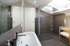 Hair dryer, towels - Villa Ravenna - Country house with pool, Etna Area (Castiglione di Sicilia)