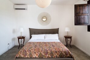 2 bedrooms, iron/ironing board, WiFi, bed sheets - Villa Raggera - Private villa with pool near Noto (Ispica)