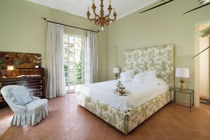 3 habitaciones, tabla de planchar con plancha, cuna de viaje y wifi 