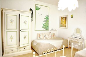 4 bedrooms, WiFi, bed sheets