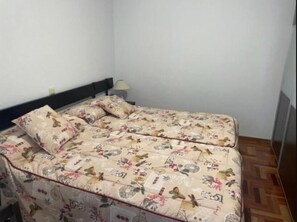 2 chambres, fer et planche à repasser, lit parapluie, Wi-Fi gratuit