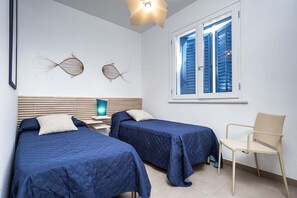 3 chambres, fer et planche à repasser, Wi-Fi, draps fournis