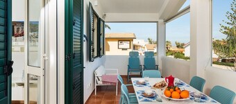 Corrado Residence - Private villa with independent apartments