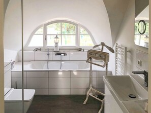 Douche, sèche-cheveux