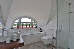 Douche, sèche-cheveux