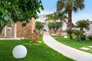 Property grounds - Villa Nerissa - Private villa with pool (Marausa)