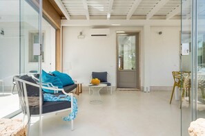 Interior - Villa Nerissa - Private villa with pool (Marausa)