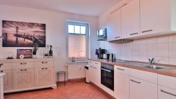 Fridge, microwave, oven, dishwasher