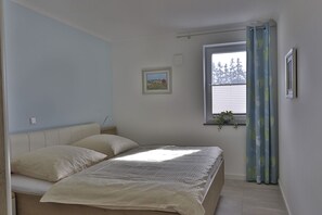 2 bedrooms, free WiFi - Wunderschöne 3 Zimmerwohnung mit Terrasse und nur 100 m bis zum Strand - Meeresrauschen Inklusive (Börgerende)