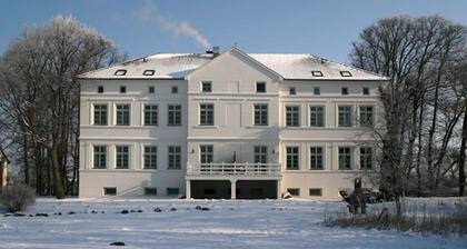 Herrenhaus Blengow App.06