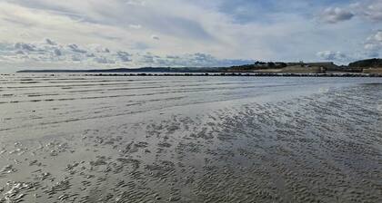 Just a stone's throw from Par Beach & its scenic coastal paths,