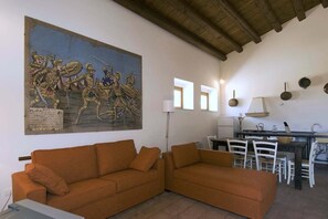 TV - Ragusa Apartments (Blu) - apartment near Ragusa (Ragusa)
