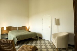 2 quartos, berço de viagem, Wi-Fi, roupa de cama