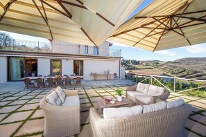 Outdoor dining - Villa Aberesh - Countryside villa with pool in Tuscany (Greve in Chianti)