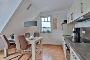 Refrigerador, microondas, horno y lavavajillas 