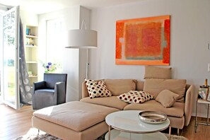 DVD player - Die 3 Zimmerwohnung Besteht aus Einem Wohnzimmer und 2 Schlafzimmern mit Doppelbett und Befindet Sich nur 200m vom Strand Entfernt (Börgerende)