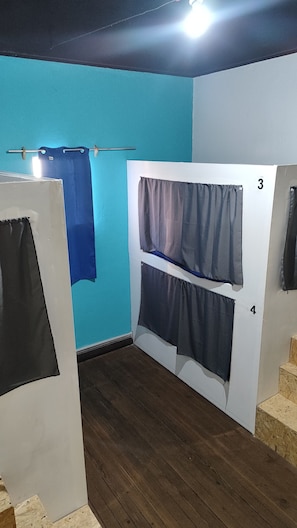 1 quarto, Wi-Fi de cortesia, roupa de cama