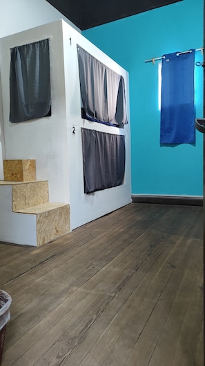 1 quarto, Wi-Fi de cortesia, roupa de cama