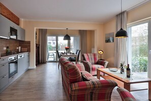 Interior - Wunderschöne, Modern Ausgestattet 3 Zimmerwohnung mit Terrasse und Loggia Erwartet Sie - Direkt am Wunderschönen "gespensterwald" (Ostseebad Nienhagen)
