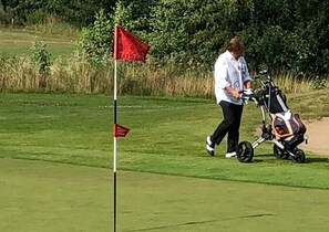 Golf - Ferienwohnung Gesine 2 (Ostseebad Nienhagen)