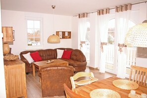 DVD player - Nur 250 Meter vom Strand Entfenrt Erwartet Unsere Gäste Eine Sonnige, Modern und Gemütlich Eingerichtete 3-zimmer-ferienwohnung (Ostseebad Nienhagen)