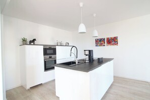 Køleskab, mikrobølgeovn, ovn, opvaskemaskine