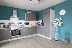Fridge, microwave, oven, dishwasher