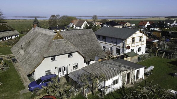 Exterior - Haffblick im Reetdachhaus am Haff (Pepelow)