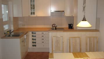 Refrigerador, microondas, horno y lavavajillas