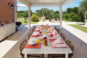 Outdoor dining - Villa Clizia – Syracuse Area (Fontane Bianche)