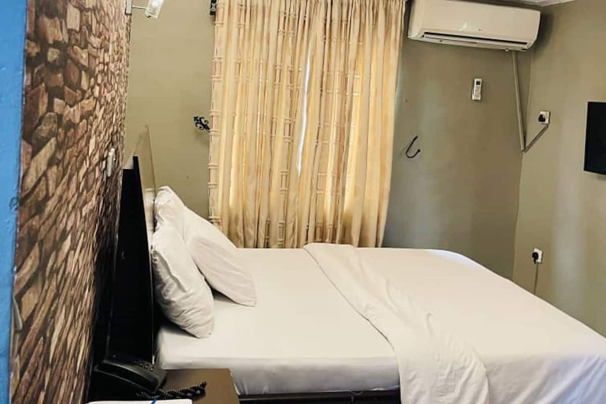 Deluxe kamer | 1 slaapkamer, luxe beddengoed, een bureau, een laptopwerkplek